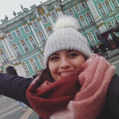 Educadora social, feminista, aspirante a Chiripitiflautica, apasionada del cine y adicta a las series