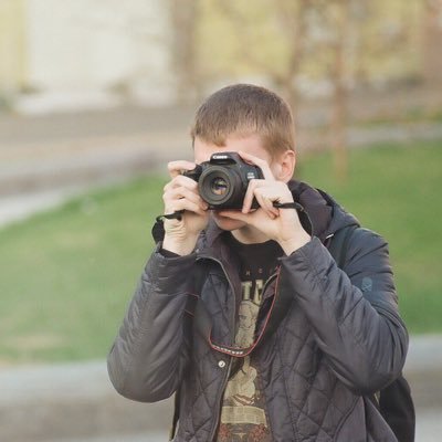 Двуногий кошки Аи. Профессиональное превозмогание. Патологическая вера в людей. Вкатываюсь в IT. Веду небольшой бложик об учёбе. Амбассадор Яндекс.Практикума.