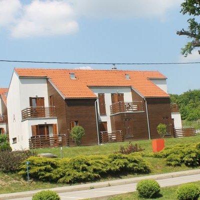 Apartman predstavlja idealan izbor za obiteljski odmor za 4-5 osoba.
rezervacije i upiti na:  dobrevibracije98@gmail.com