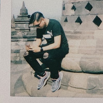 friskyeky's profile picture. dalam bingkai hati, jejak & waktu bersamamu, yang sempurnakan doaku dengan amin-mu