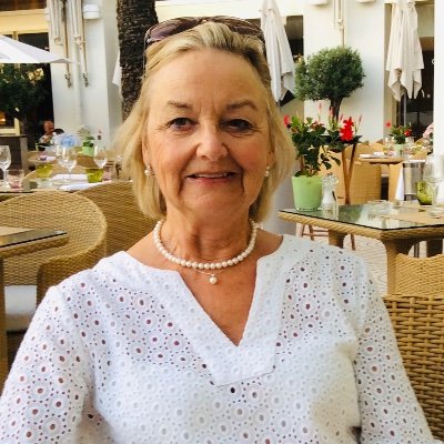 Vice Chair SHS Green & Silver Club Alumni. Tennis player. Art pupil. Bad bridge player. Volunteer@ Riverhouse Arts Centre Sometime actress /poet since lockdown