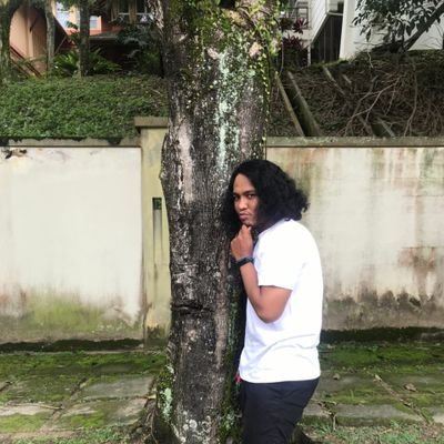 Jejaka berkulit sawo matang yg tak seberapa nak kelakar