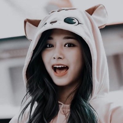 𝐭𝐳𝐮𝐲𝐮.↝ #⃞̲twice ₊ #⃞̲tzuyu are the most 𝓫𝓮𝓪𝓾𝓽𝓲𝓯𝓾𝓵 star






age; 21