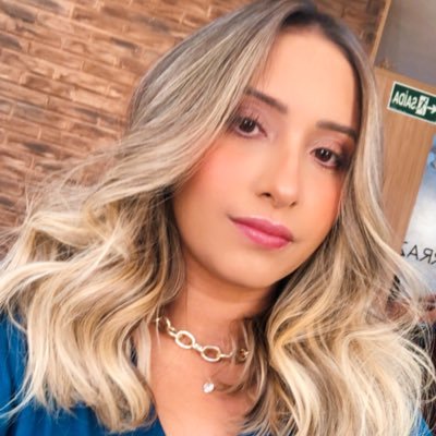larysfranklin's profile picture. comento coisas inúteis mesmo🌻