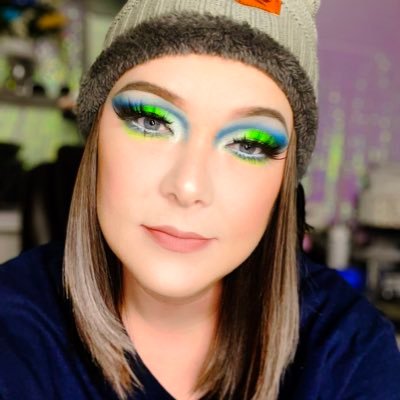 just a girl trying to make it in this world of makeup! would love follows and likes if you honestly want to. also on instsgram as @plattinumbeauty