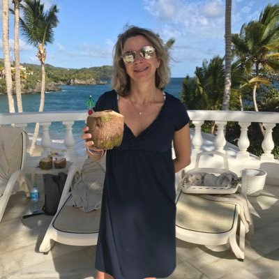 Retired French educator and vice-principal.Proud parent of 2. Loves to travel. L'enseignement c'est ma passion. Tweets are my opinion