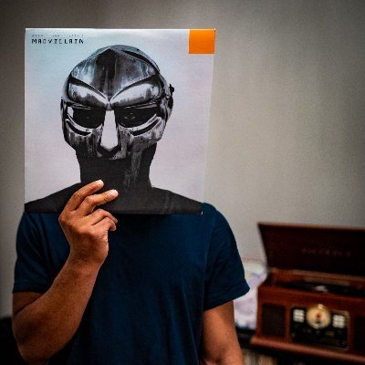 kenanbanks's profile picture. Yogi + Photographer + DJ + Guitarist + Pianist + Producer + Birder.

instagram/yogikenan
instagram/shotbykenan