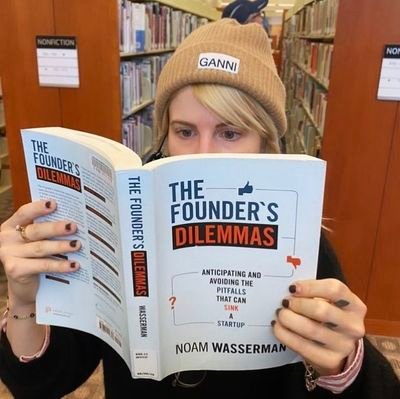 thfcmicky's profile picture. vivo por taylor y hayley cantando that's what you get en el speak now tour