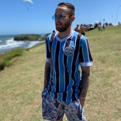 Tri Campeão da América 🇧🇼
Maior do Sul 🇪🇪
Aqui só se fala de Grêmio 🇪🇪🇧🇼