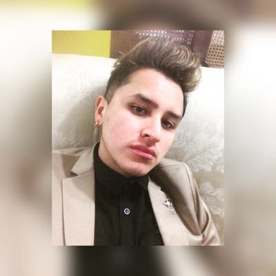 La madurez no depende de la edad, sino de cómo actúas, cómo piensas, cómo hablas y cómo escribes. A✨♥️