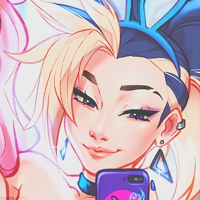 La mejor de la Liga, y la más Sexy~
La rubia más sexy de todo Twitter @Caelynn_N , algo selectiva~