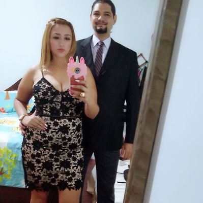 Dios es lo primero ❤️Amo a mi esposo 👩‍❤️‍👨y a mi 4 hijos🤴👸👸👸
 
Mi pasión es adorar a mi  Rey 🙌👏