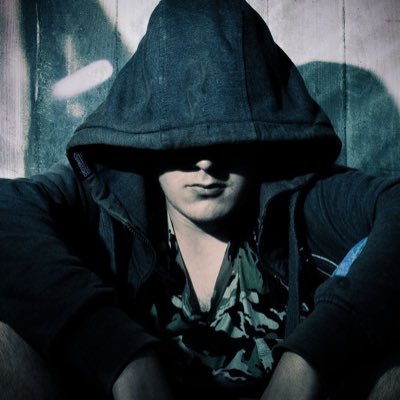 لقد بنيتُ لكَ بين اضلعي منزلاً عسي المقَام بالمُقيم يليقُ ❤️❤️ اهلااااااااوي 💪مدريدى💪