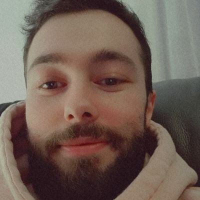 Jeune streamer débutant ! 
N'hésitez pas à venir faire un tour et à follow