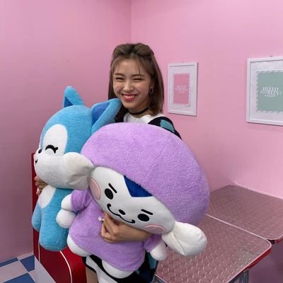 ♡ 9 of @GirlsGeneration | ♡ @ITZYofficial | What goes around, comes around, called karma | Mostly, fangirling account.