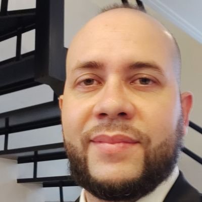 Sou analista gráfico opero Day Trade na bolsa de valores, analiso mercado internacional e vivo de Trade a 6 anos meu Instagram @borgestrader me segue lá..
