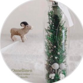 Onnellinen9's profile picture. Ｏnnellinen【オンネリネン：幸せな】 あなたに沢山の幸せが訪れますように.·˖*·✤ と気持ちを込めて。 北欧うまれの樹皮オーナメント〝ネーベルスロイド〟や、スワッグ、カレイドアレンジなどの雑貨を販売しています。
