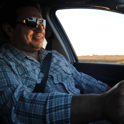 Timido pero frontal,emprendedor y de buenos sentimientos, creo en Dios, en el amor y en las buenas intenciones. D.D.B...