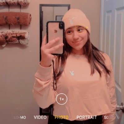 🖤 19 🖤 👩👦💙 11/08/2019 💙👩👦 Live While you can Because life is to short to be worrying about People who ain’t shit 😴