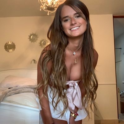 ArianaEsparra's profile picture. Tw nuevoo • Uprrp