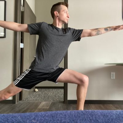 Aspiring Health and Wellness coach. Troubled past, bright future. Keep moving forward.