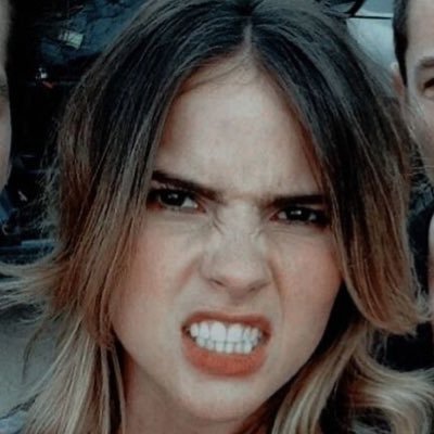 yasminmaynard's profile picture. o sol, a lua & a verdade🖤