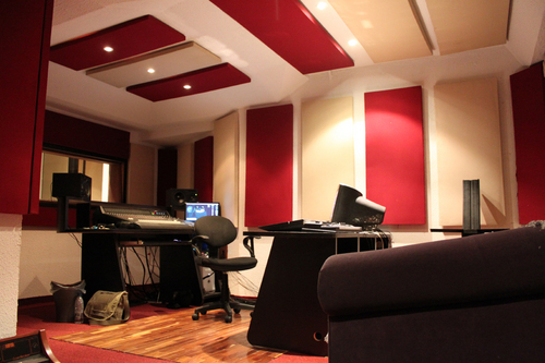 BackstageV's profile picture. Estudio de grabación y mezcla profesional, sala de ensayo, producción musical y arreglos. ON LINE MIXING https://t.co/v4ZmI8u6QR