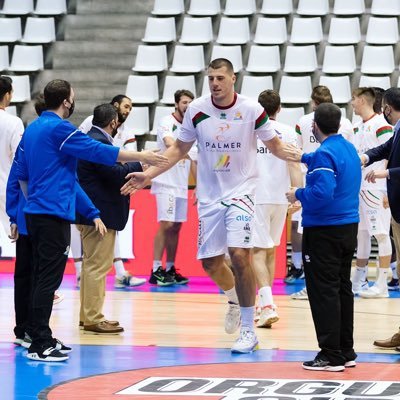 Jugador profesional del baloncesto ⛹🏻‍♂️