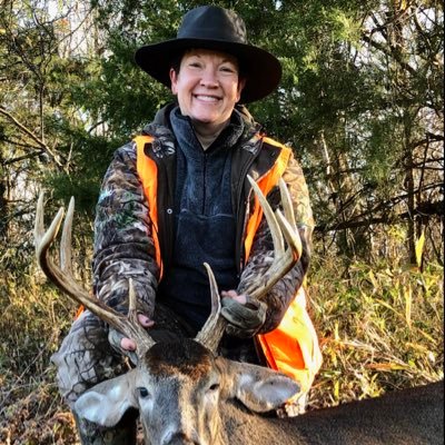 Happy and grateful child of God; wife, mother, sister; passionate about hunting and about my community!