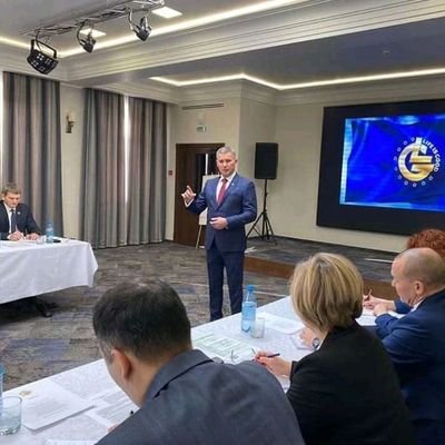 I am a crypto trading consultant and entrepreneur