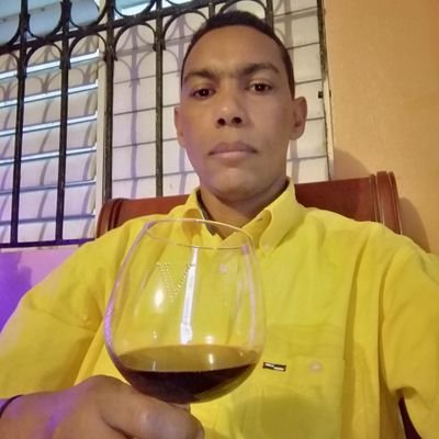 soy una persona amigable, respetuoso y cariñoso que me gusta compartir con las persona querida