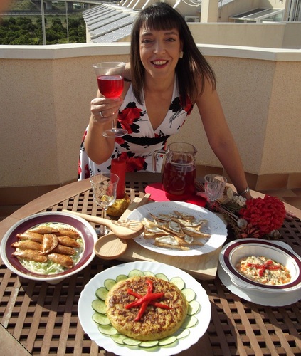 Come & join me find your inner passion for Spanish cuisine, vibrant colours smells & tastes, discover food with warmth, that is welcoming & ideal for sharing.