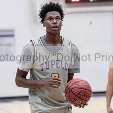 Josh Mitchell• Class of 2020• 6”8•Division 2-6a player of the year •Dandy Dozen🏀