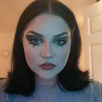 4ngel_on_3arth's profile picture. Scorpio | 17 | 🏳️‍🌈 | 111