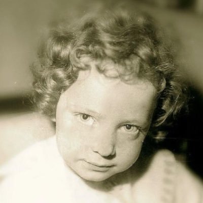 bevbavaro's profile picture. existential poet; cynical, weary; evolving