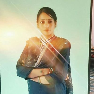 Kalpeshwari32's profile picture. yoga teacher