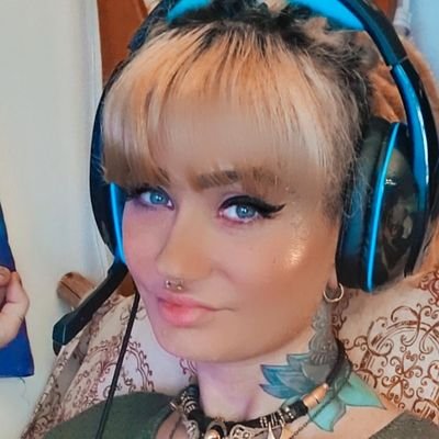 Aurorarosefox's profile picture. ~Welcome to my life space~