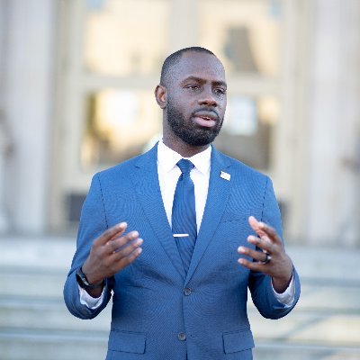 I’m a proud Raleigh Citizen. A husband. A dad. I’m a teacher at NC State, a former public school principal, & community organizer. Running for Mayor of Raleigh