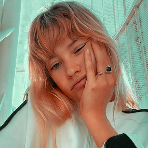 ⠀ ⠀ ██ ⨾ 𝐌𝐔𝐒𝐈𝐂𝐈𝐀𝐍 ›› 𝘪𝘯𝘴𝘵𝘢𝘨𝘳𝘢𝘮𝘮𝘦𝘳. 𓏲 𝚏𝚛𝚎𝚗𝚌𝚑. 𝚏𝚛𝚘𝚖 𝚙𝚊𝚛𝚒𝚜. ❛ Regarde comment je souris❜