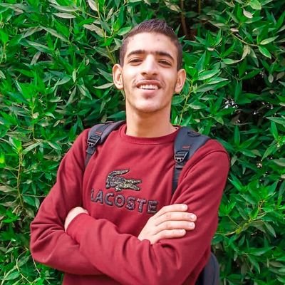 كنت أتمني أن أكون شخصاً عاديا.. ولاكني ولدت كي اكون شخصاً من عظماء هذا الكوكب 🖤