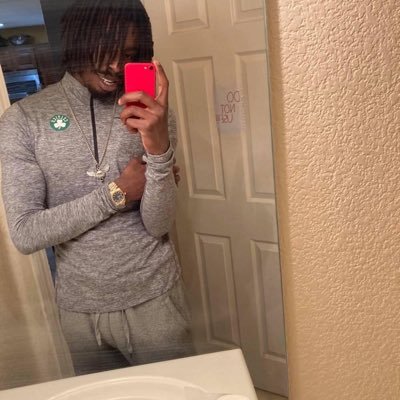 Chupas puto 🍆🤣🥱💯 free my Vato’s and my niggas out the pin #free em all Mrs.AlmightyKd