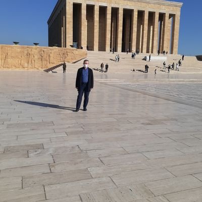 ilhan3210's profile picture. Neyselerin bittiği yerde, başlar dostluk!!! 

Doç. Dr. İlhan Topuz
