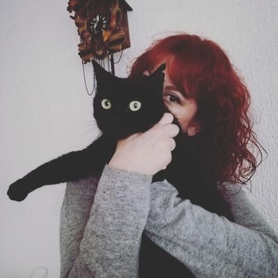 lorenared83's profile picture. 🦄