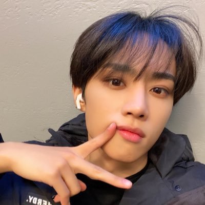 nyujjk's profile picture. Seokmin’s Hand Holder 🗯 She Her