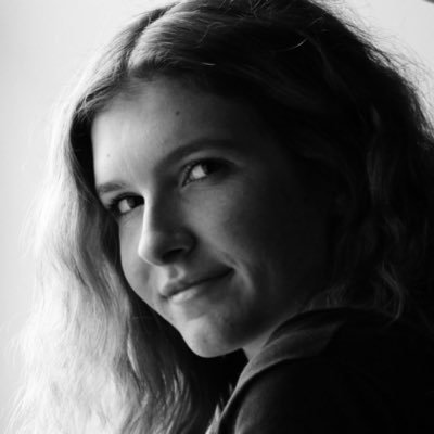 La vie quotidienne d’une fille et son petit doigt Knacki