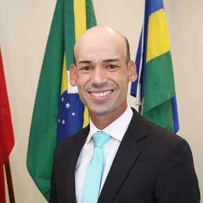 Vereador em tempo integral com uma paixão intensa por Lages e com uma visão concreta, dedicada e otimista em relação a nossa cidade.