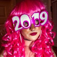 a cancelled celebrity 👑 (@berniesandal) Twitter profile photo