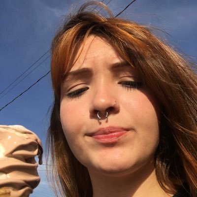 kesia_ne's profile picture. I’m a motherfuckin’ train wreck