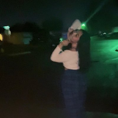 yolocalpiimp's profile picture. she/her