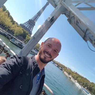 LoolM12's profile picture. 